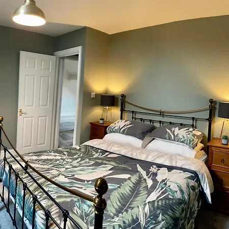 With Newly Renovated Private Bathroom Above Village Pub Stag Crosby Värdshus